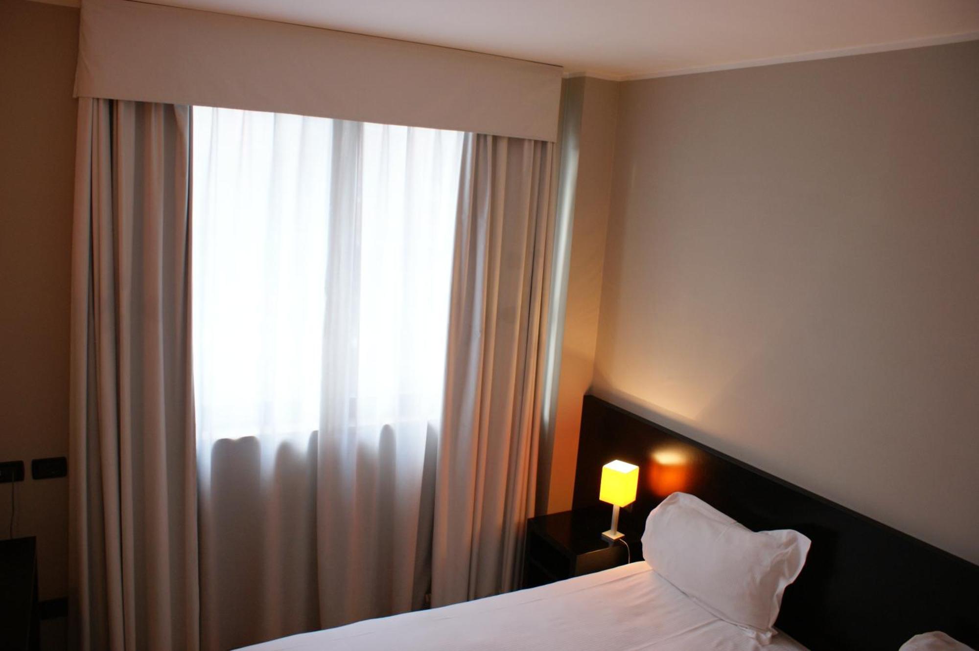 Hotel Aniene Рим Экстерьер фото